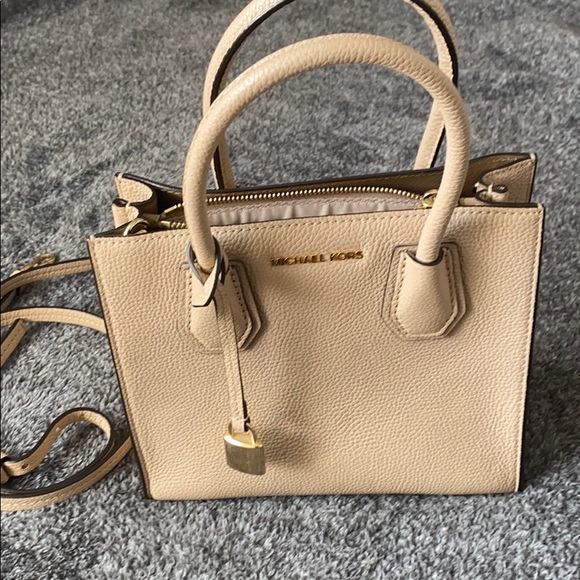 Michael Kors purse - Picture 3 of 3